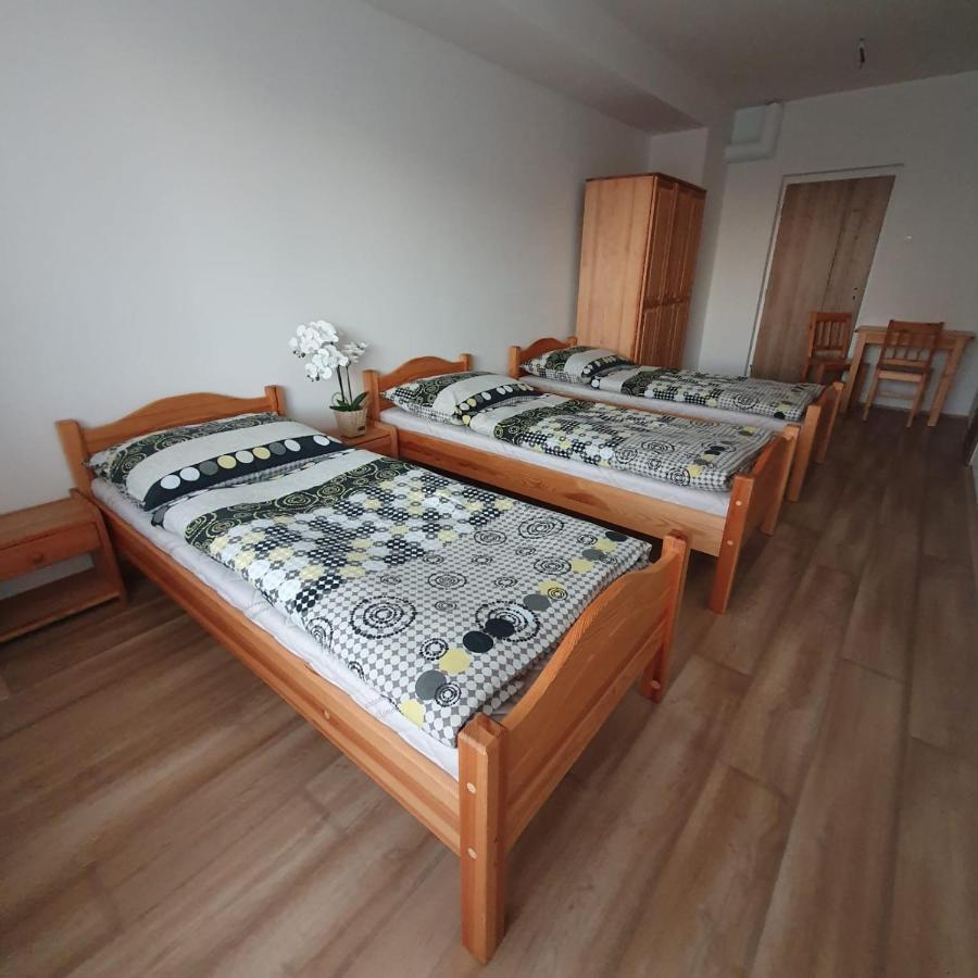 Ubytovanie Funstar Topoľčany 외부 사진